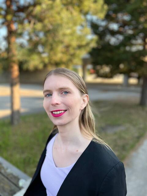 [FR] Chelsea Manning: «J’ai plus d’accès à la guerre en Ukraine avec mon laptop que je n’en avais en Irak»