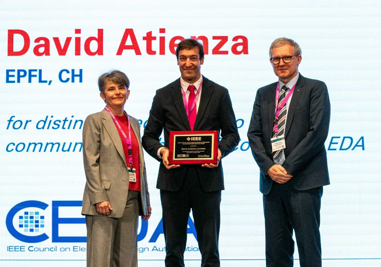 Distinguished service award for David Atienza